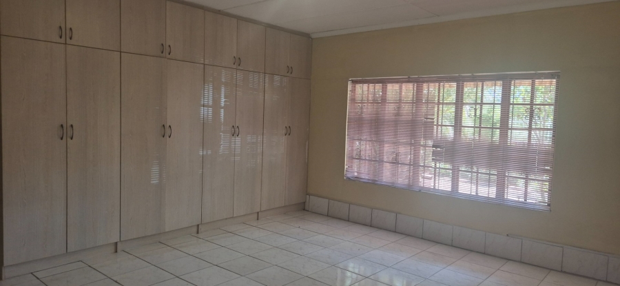 4 Bedroom Property for Sale in Hospitaalpark Free State